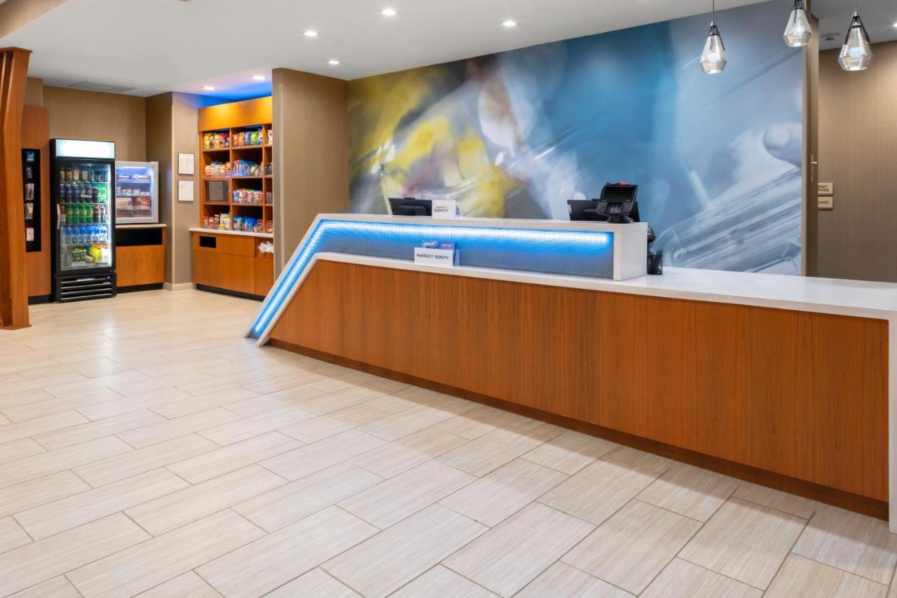 Springhill Suites Kansas City Airport Exterior foto