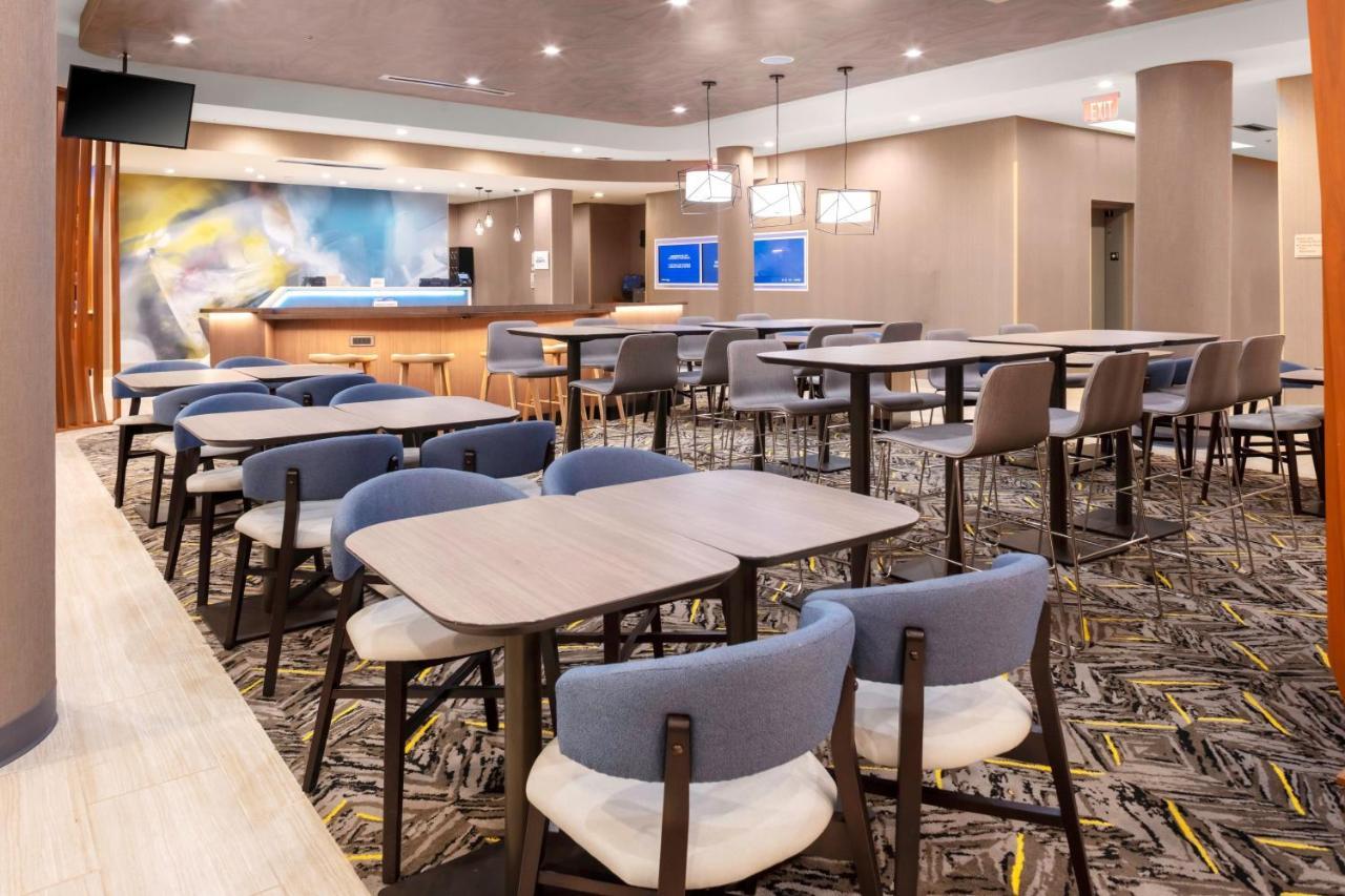 Springhill Suites Kansas City Airport Exterior foto