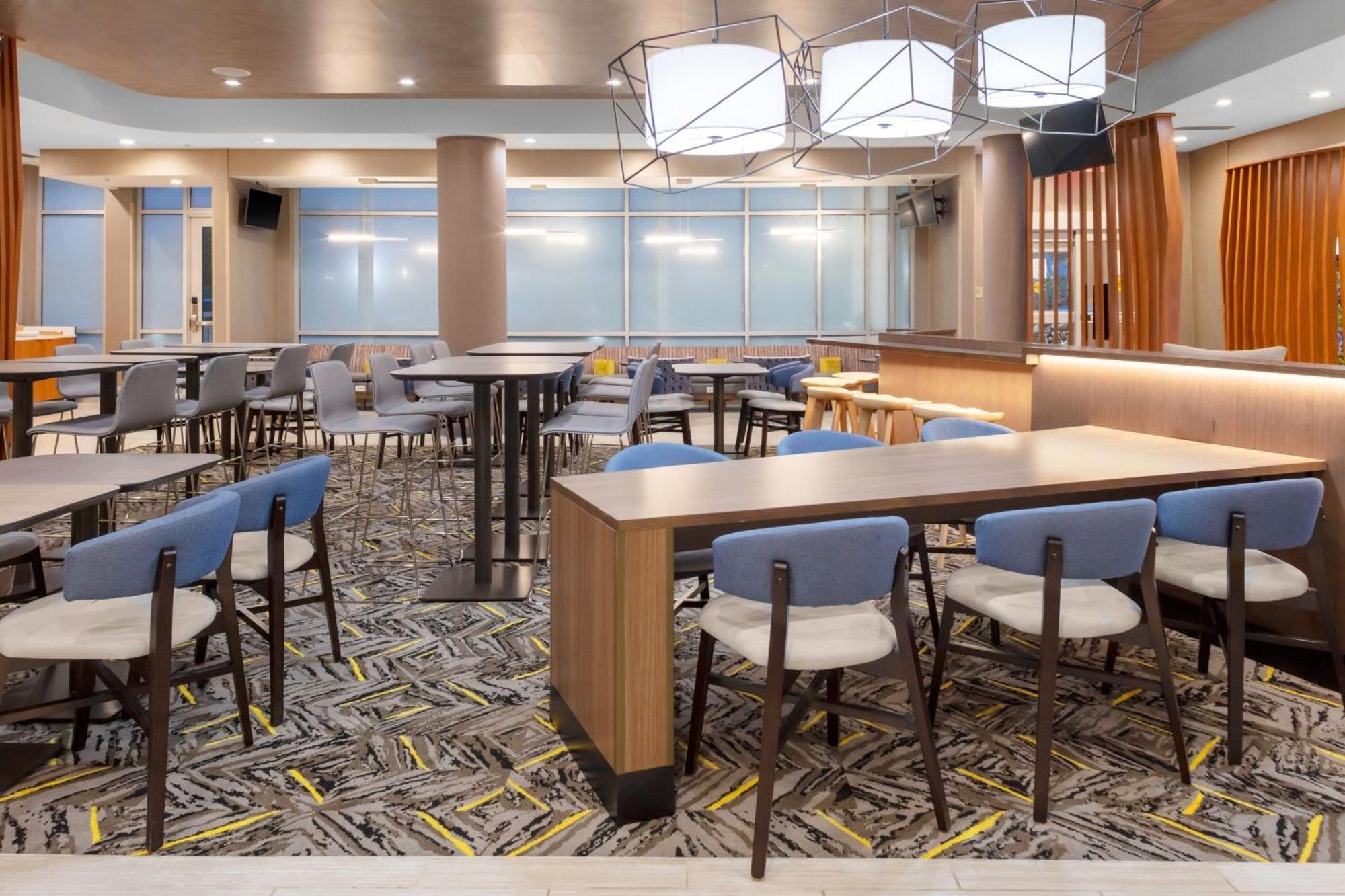Springhill Suites Kansas City Airport Exterior foto